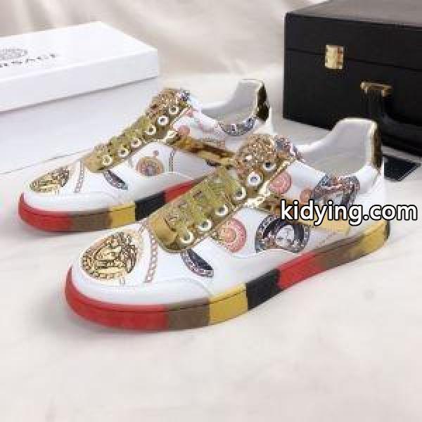 明るく爽やかな雰囲気に ヴェルサーチ2色可選 VERSACE 普段着にも合わせやすい スニーカー_ヴェルサーチ VERSACE_ブランド コピー 激安(日本最大級)-0