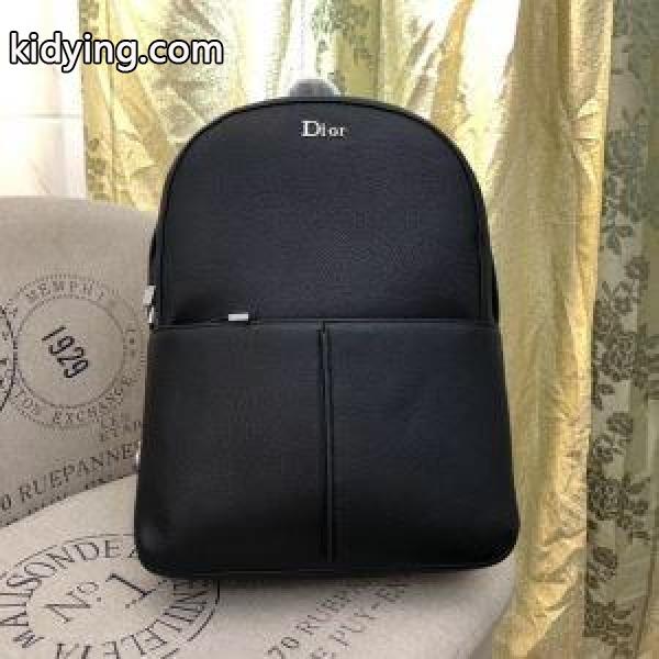 リュック トレンドコーデを格上げ ディオール春夏ならではのコーデに DIOR コーデを上品にマッチ_ディオール DIOR_ブランド コピー 激安(日本最大級)-0