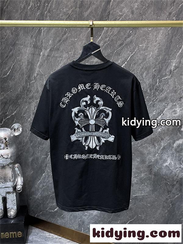 ブラック 半袖Tシャツ Chrome Hearts クロムハーツ コピー フローラルクロス背面ロゴ ゴシック英字 クルーネック ゆったりシルエット-2