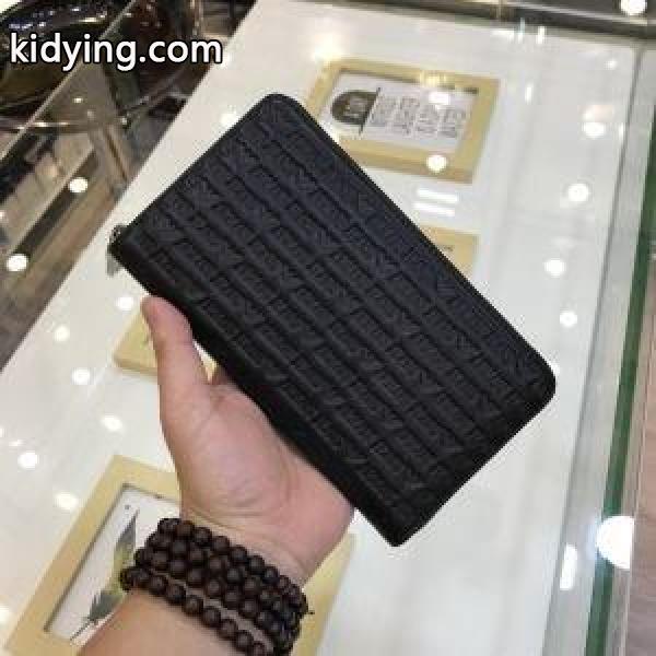 高級感いっぱいになった大人気コレクション アルマーニ コピー ジップ長財布 メンズ ロゴカバー ファッション ブラック-0