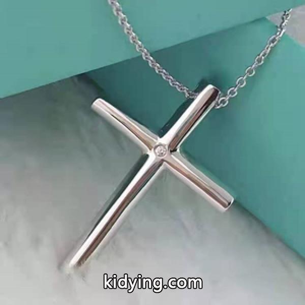ニューヨークが誇る Tiffany&Co コピー ティファニー クロス ペンダント 上品に華やかな輝きを放つ シンプル主義-0