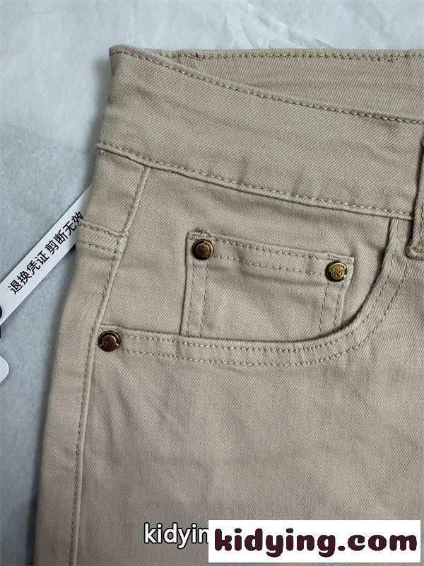 クリーンホワイト ストレートデニム 美脚シルエット MONCLER モンクレール コピー デニムパンツ ミニマル 旬コーデ 即完-5