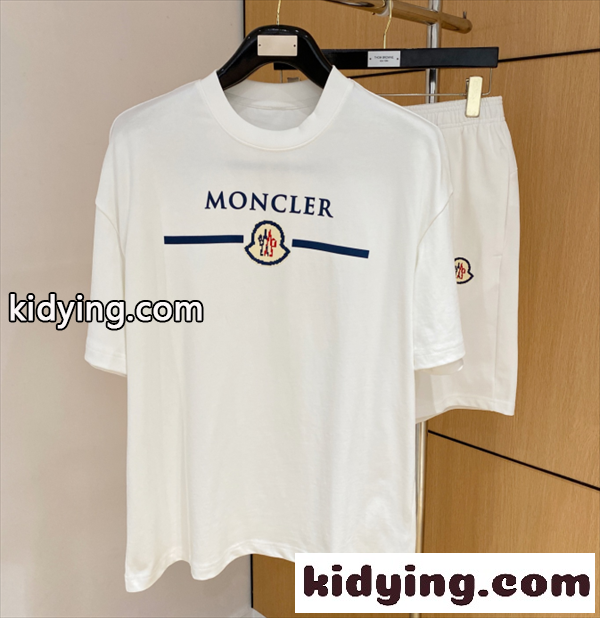 2026最新モンクレールセットアップコピーMONCLER 個性的カジュアルスタイルおしゃれ-0
