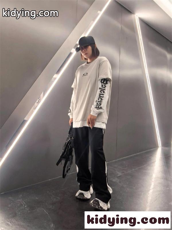 ロゴスリーブTシャツ レイヤード仕様 ルーズフィット BALENCIAGA バレンシアガ コピー Tシャツ デイリー対応 ストリート人気-7