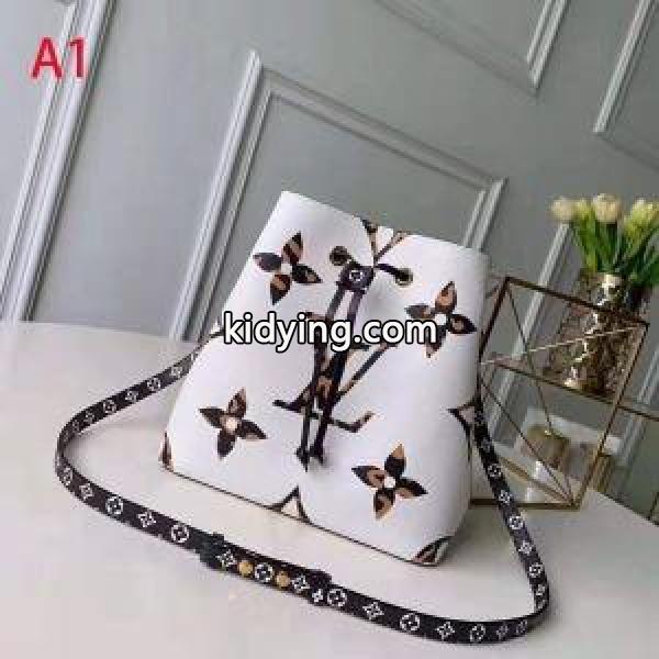斜め掛けバッグ 3色可選 ルイ ヴィトン LOUIS VUITTON 2019秋冬におしゃれな着こなし 冬ファッションの定番_ルイ ヴィトン LOUIS VUITTON_ブランド コピー 激安(日本最大級)-0