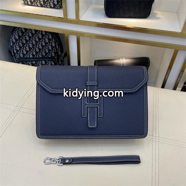 エルメス HERMES おしゃれな着こなし ポーチ_ブランド コピー 激安(日本最大級)-0