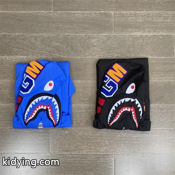 アベイシングエイプ コピー シャークジャケット 高品質 カモフラージュプリント シャークフード 派手な刺繍 多シーズン対応  ABATHING APE-0