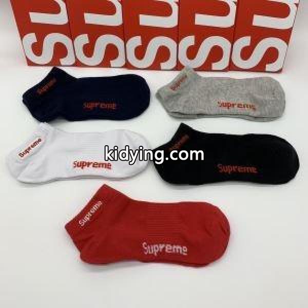 今年大流行の着こなし シュプリーム速報!ファッショントレンド SUPREME 靴下 寒い季節トレンド上品_シュプリーム SUPREME_ブランド コピー 激安(日本最大級)-0