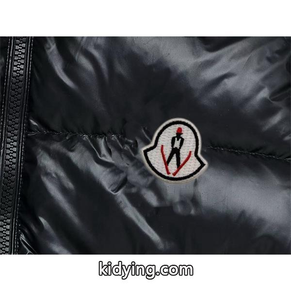 ブラック光沢ダウン 個性ロゴ 秋冬アクティブ モンクレール MONCLER 偽物ジャケット アウトドア-1