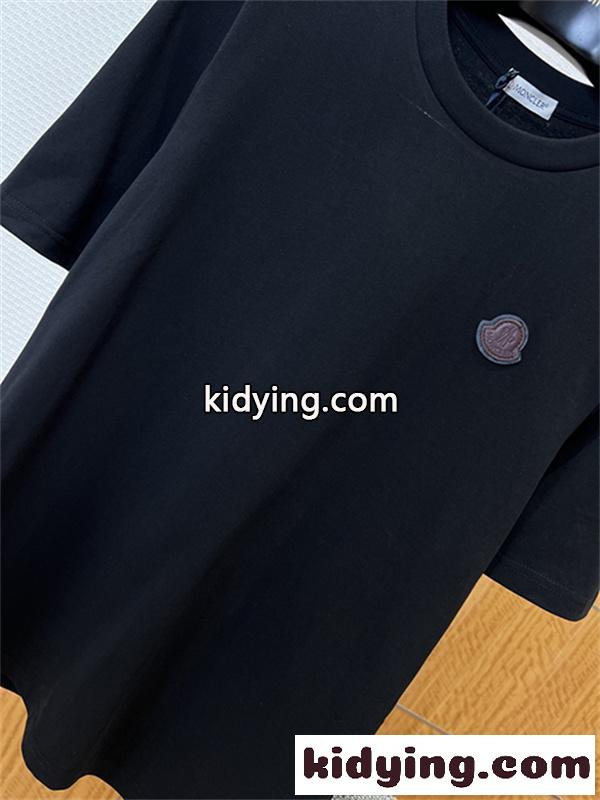 ブラック 半袖Tシャツ Moncler 胸元ミニワッペン モンクレール コピー クルーネック 無地調 メンズカジュアル-6