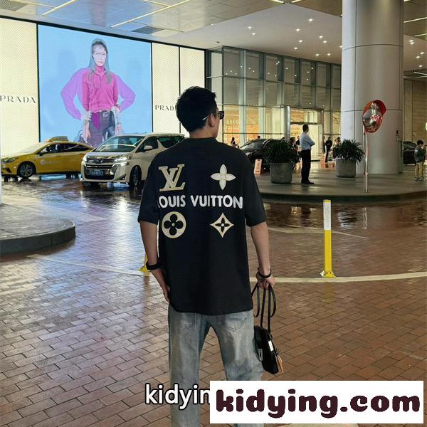 バックロゴ 半袖Tシャツ ルイヴィトン コピー ブラック オーバーサイズ LVモチーフ フラワー グラフィック Louis Vuitton-0