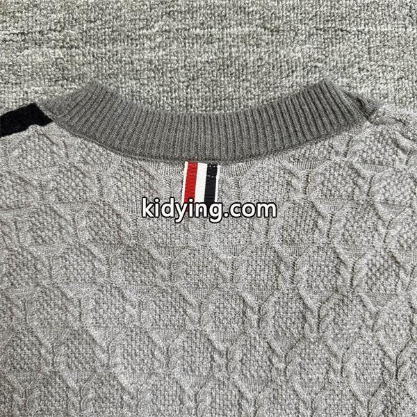 トムブラウン Thom Browne コピー 秋冬大人カジュアル 人気 ホワイト × ブラック 拼色 V 领 麻花纹 カーディガン-7