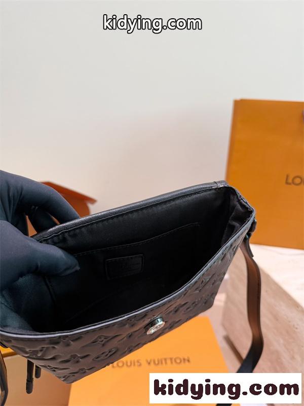 超人気ルイビトンショルダーバッグコピーLOUIS VUITTON District PM 15*15cm個性的-6
