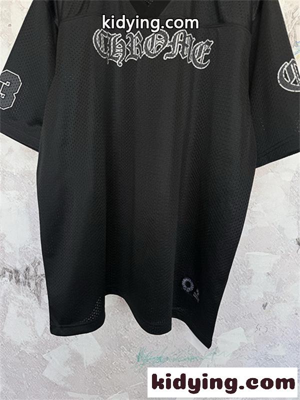 ブラック メッシュゲームシャツ Chrome Hearts クロムハーツ コピー ゴシックロゴ Vネック 半袖 ナンバープリント ゆったりシルエット-3