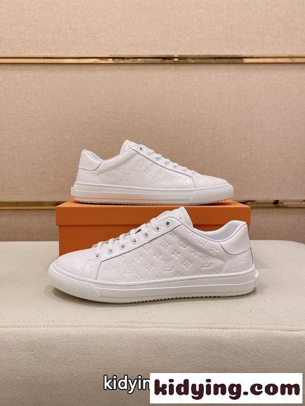 毎日履きたいLOUIS VUITTON 2026トレンドルイヴィトンスニーカーコピー快適ウォーキングシューズ-4
