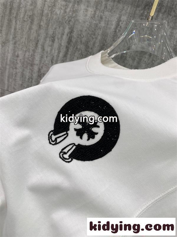 洗練 ホワイト 半袖 Tシャツ ワンポイント CHROME HEARTS ミニマル 大人カジュアル クロムハーツ コピー-4