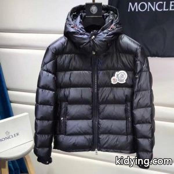 海外限定評価いい MONCLER モンクレール ダウンジャケット 新作コレクションが登場 人気ブランド新作_男性用ダウンジャケット_モンクレール特集_スーパーコピーブランド激安通販 専門店-0