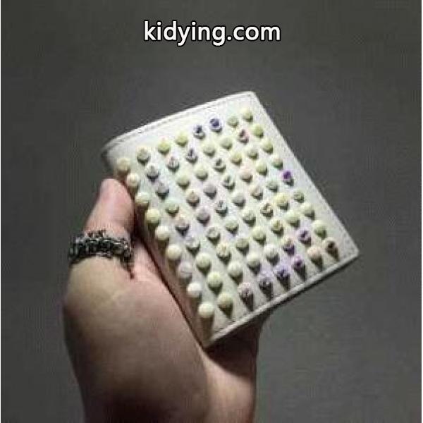 可愛いルブタン財布二つ折りCHRISTIAN LOUBOUTINミニ財布スパイクスウォレットMILOS CALF SPIKES-0