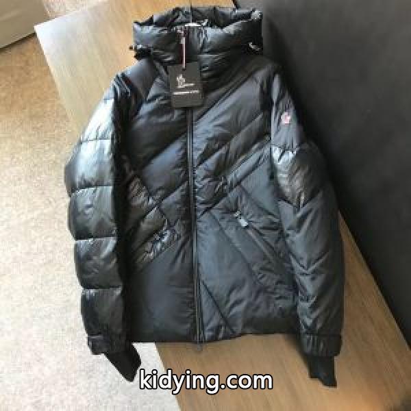 在庫を確保モンクレール 大人っぽく知的なMONCLER ダウンジャケット メンズ 絶妙な新商品_男性用ダウンジャケット_モンクレール特集_スーパーコピーブランド激安通販 専門店-0