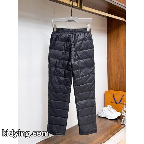ブラックダッフル 円形ロゴ モンクレール MONCLER コピーパンツ ユニセックス 2025秋冬 クラシック-1