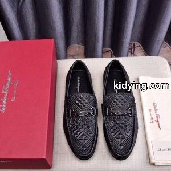 おしゃれに着こなせる FERRAGAMO サルヴァトーレフェラガモ カジュアルシューズ 2019人気新色が登場_フェラガモ FERRAGAMO_ブランド コピー 激安(日本最大級)-0