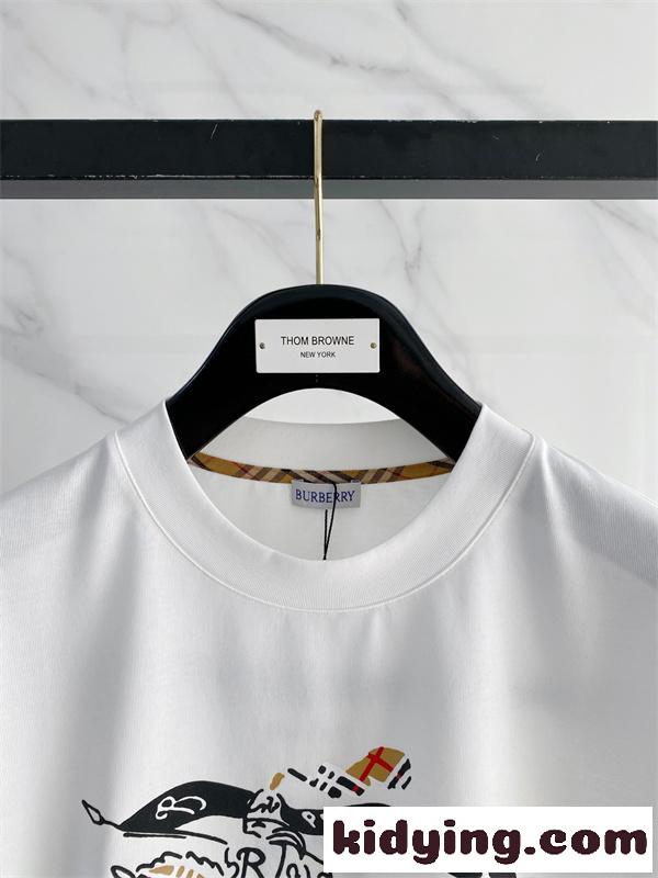 ホースグラフィック ビッグロゴTシャツ 2026SS BURBERRY バーバリー コピー Tシャツ アートプリント ストリート映え-2