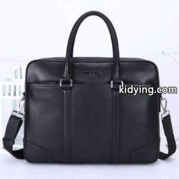 秋ファションのトレンド プラダ 一番おしゃれ秋冬トレンド PRADA 2019秋に注目したい ハンドバッグ  おしゃれさんはいち早く取り_プラダ メンズバッグ_バッグ メンズ_スーパーコピーブランド激安通販 専門店-0