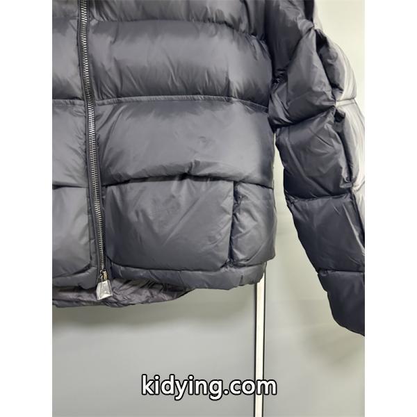 ブラック 大ロゴ ショートモデル モンクレール 偽物 ダウンジャケット 秋冬トレンドモデル Moncler 2025秋冬-2