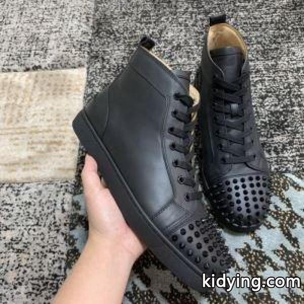 クリスチャンルブタン 涼しげで季節感たっぷり Christian Louboutin 大人らしい高見えコーデ ランニングシューズ_クリスチャンルブタン CHRISTIAN LOUBOUTIN_ブランド コピー 激安(日本最大級)-0