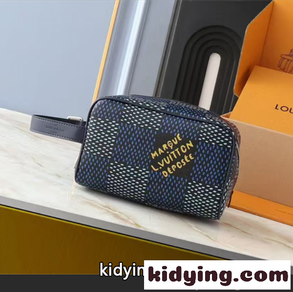 ルイヴィトン Louis Vuitton コピー ポーチ ダミエグラフィット ミニバッグ 化粧ポーチ ハンドストラップ付き コンパクト収納 トラベル 小物ケース 男女兼用-8