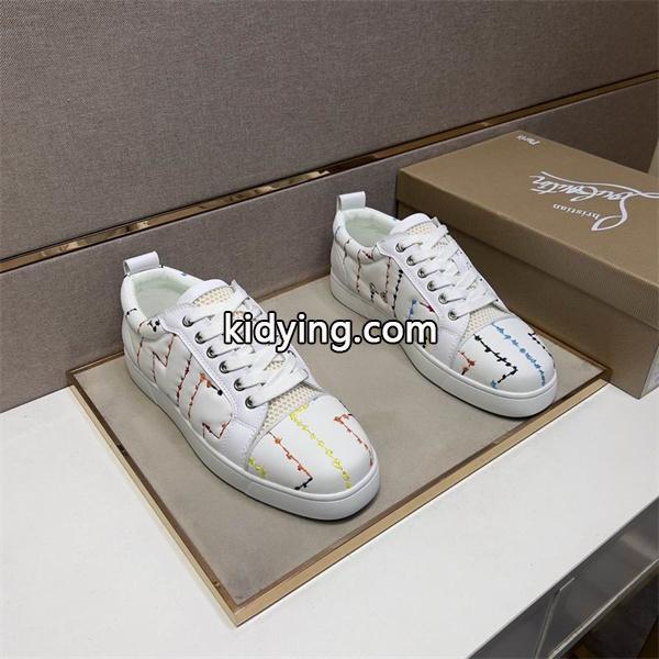 見た目がよいCHRISTIAN LOUBOUTIN クリスチャン ルブタンスニーカー コピー 疲れにくいスニーカーブラックブランド コピー 激安(日本最大級)-0