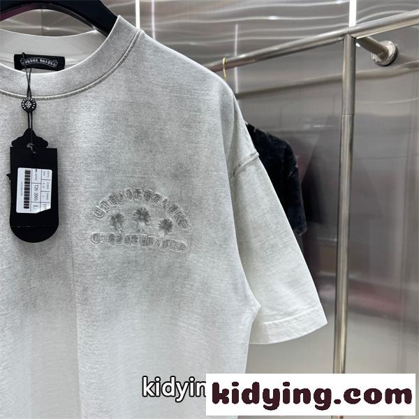 グレー 半袖Tシャツ 同色刺繍 バックロゴ クロスモチーフ 上品見え ミニマル クロムハーツ コピー Chrome Hearts-6