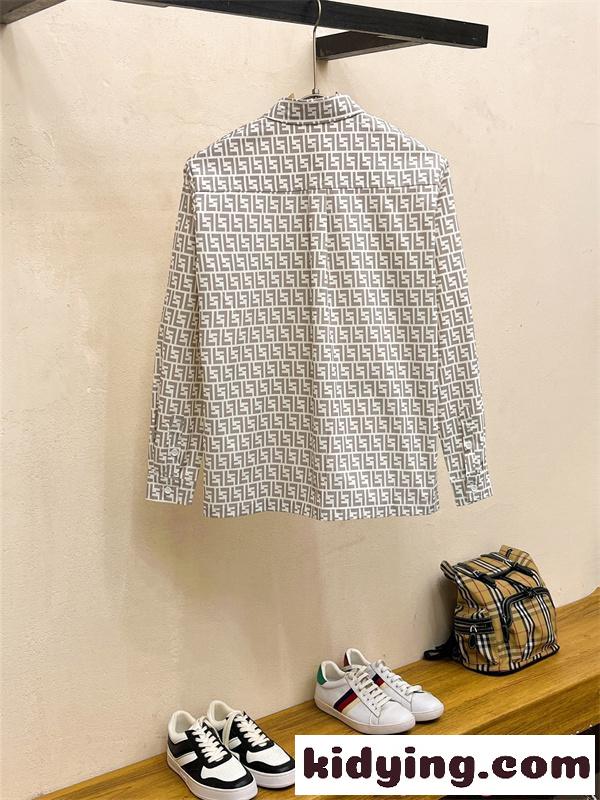 おしゃれの「主役」になる コーデに季節感をプラス FENDIフェンディ シャツ コピー激安(日本最大級)-1