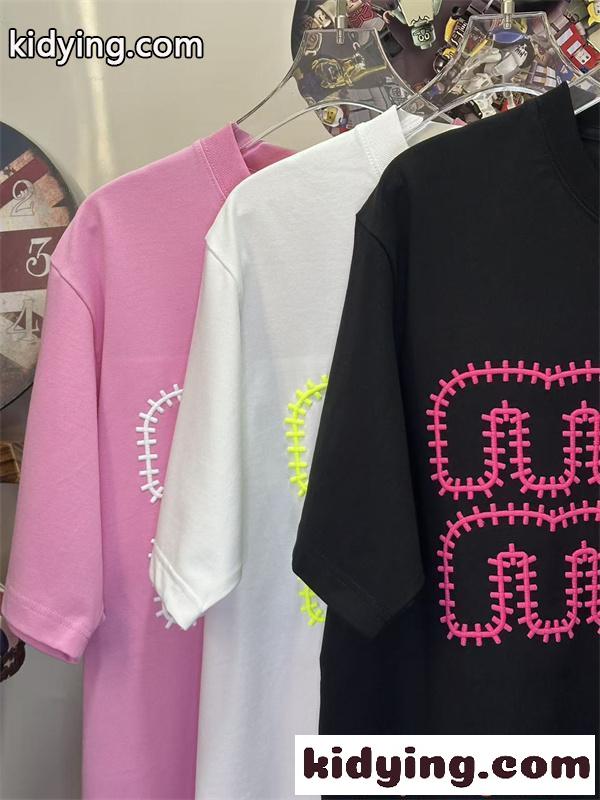 MIUMIU 可愛い Tシャツ ブラック ミュウミュウ コピー 半袖 ビッグロゴ 韓国風 カジュアル 存在感抜群-3