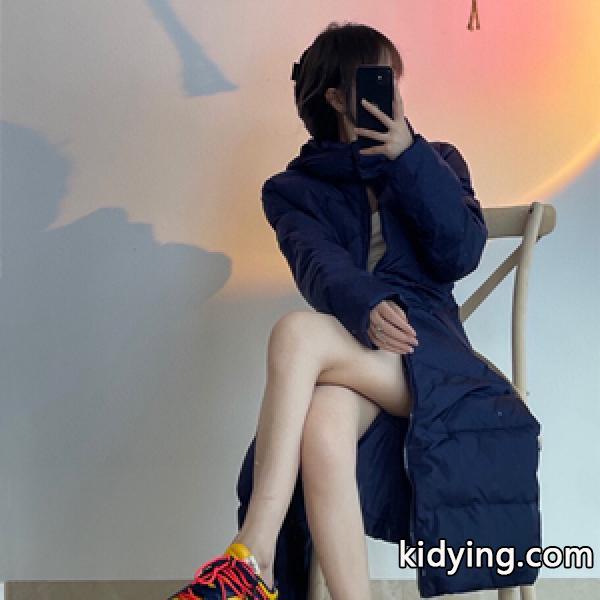 肌寒い日にぴったり MONCLER モンクレールコピー 女性用ダウンジャケット激安 長 暖かさもバッチリ-0