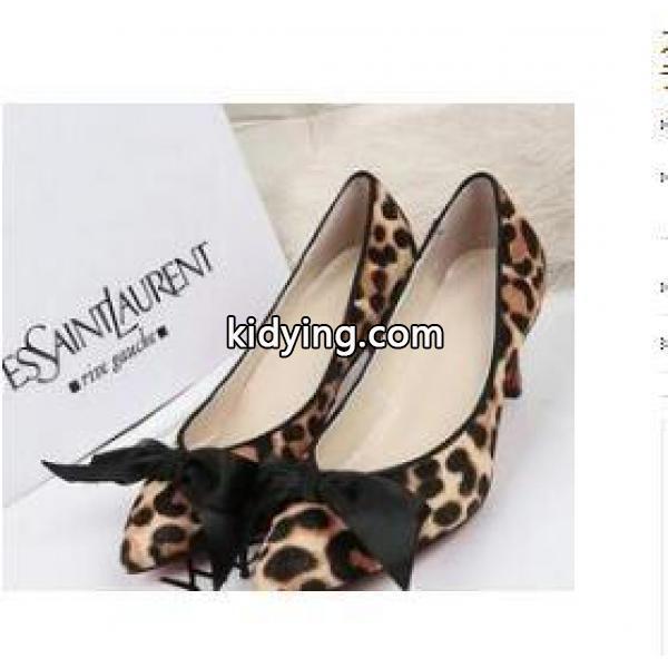 新作　ルブタン コピー 激安　Christian Louboutin　美脚効果がUP　レオパードのローヒールパンプス_クリスチャンルブタン CHRISTIAN LOUBOUTIN_ブランド コピー 激安(日本最大級)-0