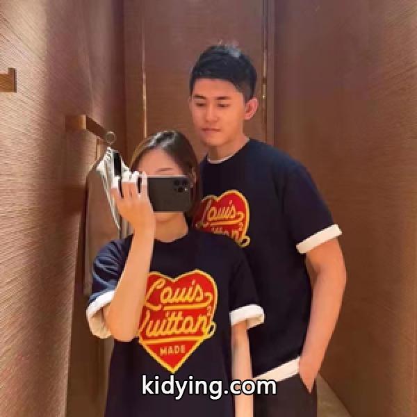 LOUIS VUITTON x Nigo ルイ ヴィトン服コピー 半袖tシャツ オシャレ感アップする ユニセックスカップルペアルック-0