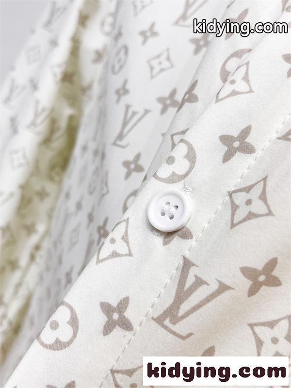 注目人気 LOUIS VUITTON ルイヴィトン コピー 長袖シャツ 胸ポケット仕様 ソフト素材 デイリー-3