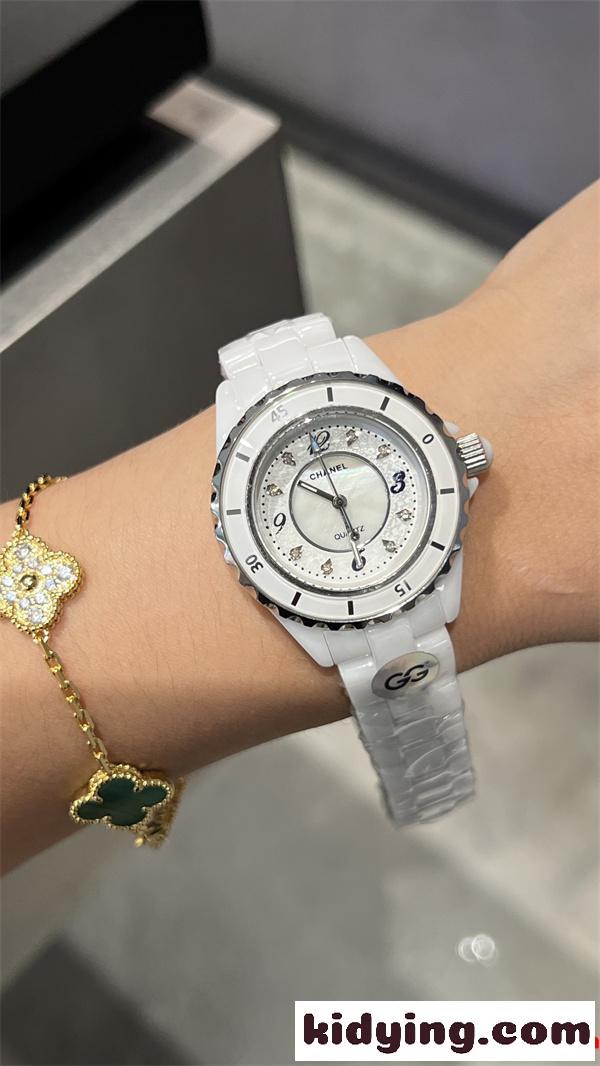 CHANEL•J12シャネル時計コピー33㎜クォーツ式2026人気度高めの新作 女性用腕時計 激安(日本最大級)-4