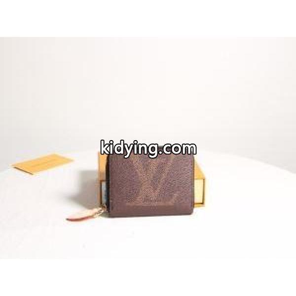 秋冬カジュアルの定番 ルイ ヴィトン 着回し力の高いが魅力 LOUIS VUITTON 財布/ウォレット 秋冬コーデを鮮やかに彩る_ルイ ヴィトン LOUIS VUITTON_ブランド コピー 激安(日本最大級)-0