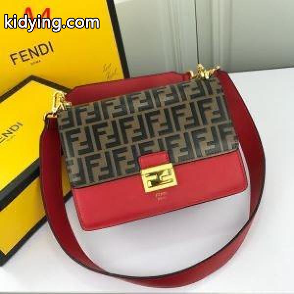 2019年秋冬最新のトレンド 冬で可愛くて楽チンな人気アイテム フェンディ FENDI 斜め掛けバッグ 4色可選_フェンディ FENDI_ブランド コピー 激安(日本最大級)-3