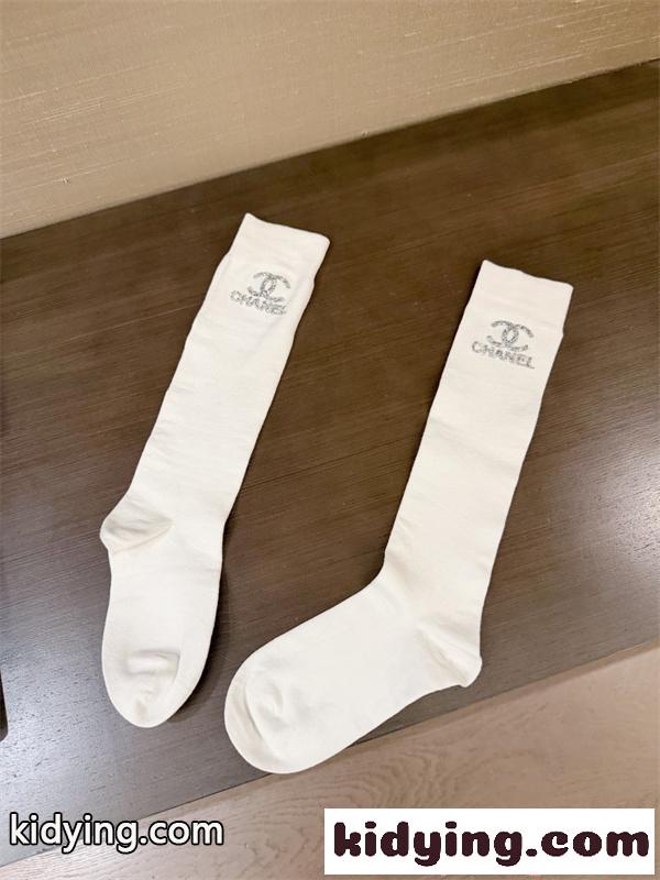 CHANEL 半袖Tシャツ 靴下 2点セット キラキラ フェミニン カジュアル シャネル コピー トレンド感-8