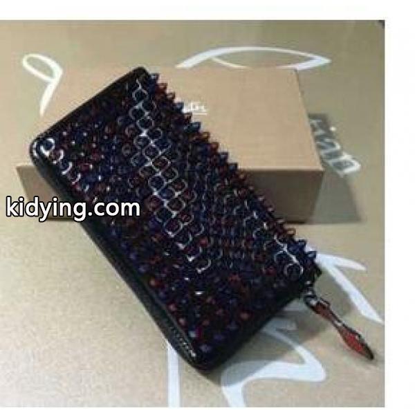 見た目のCHRISTIAN LOUBOUTIN　最高品質のルブタン スタッズ付き財布 コピー_クリスチャンルブタン CHRISTIAN LOUBOUTIN_ブランド コピー 激安(日本最大級)-0