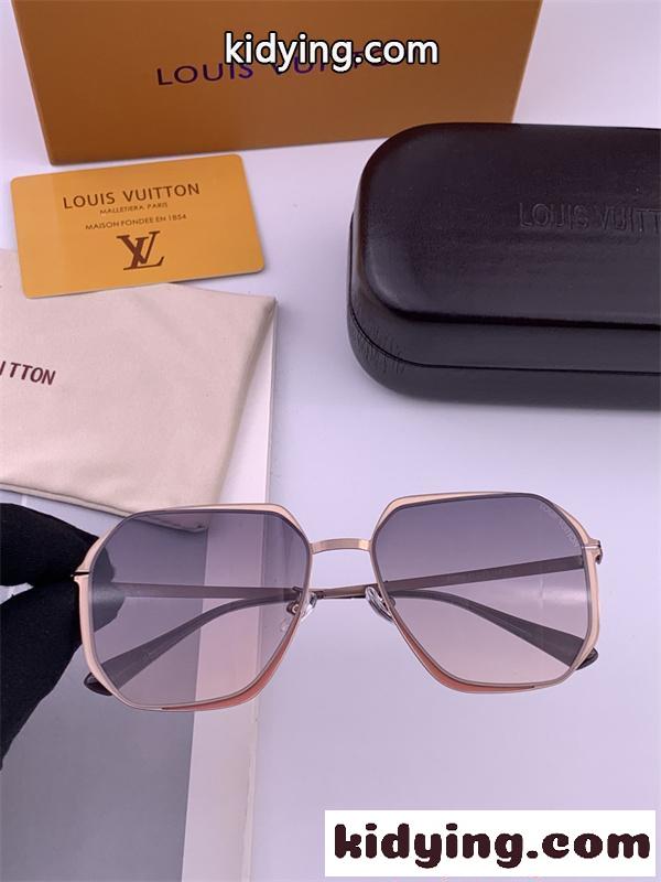 ルイヴィトン コピー 激安 サングラス スクエアフレーム メンズ レディース 上品 シンプル 高級感 UVカット Louis Vuitton-1
