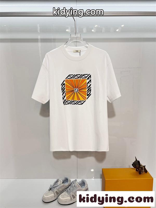2026新作 話題 FENDI フェンディ コピー 半袖Tシャツ プリント 滑らか素材 ストリート-1