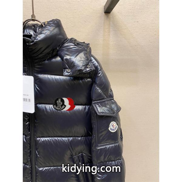 モンクレール コピー 2025秋冬 ブラック MONCLER ダウンジャケット トレンド最前線 おしゃれ-1