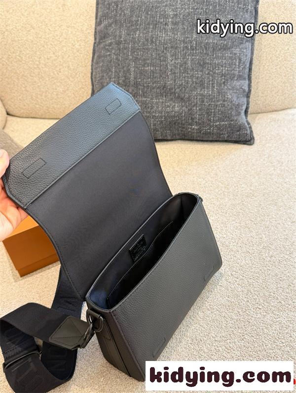 春夏のお出かけを軽快に ルイ ヴィトン LOUIS VUITTON ショルダーバッグ コピー 激安(日本最大級)LV Fastline&&M11483-3