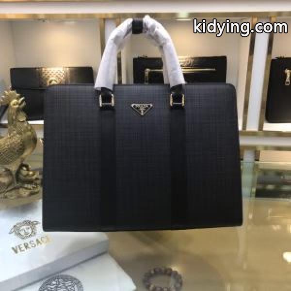 気になる2019年秋のファッション 秋トレンドの新定番 プラダ PRADA ハンドバッグ  今から取り入れられるトレンド_プラダ メンズバッグ_バッグ メンズ_スーパーコピーブランド激安通販 専門店-0