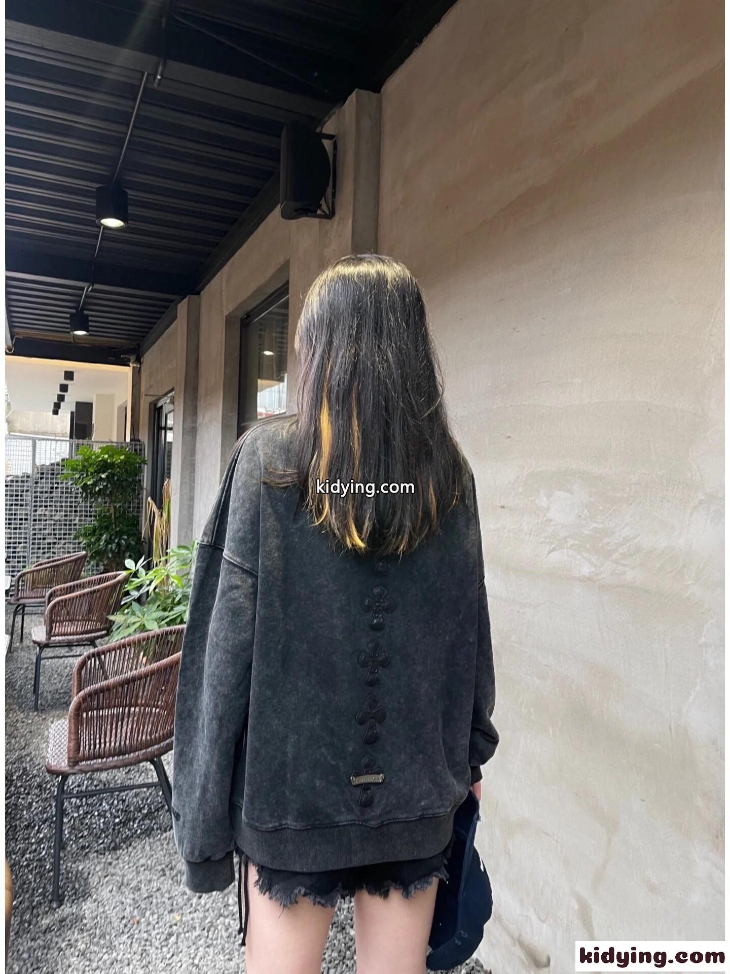 ブラック スウェット クルーネック クロス装飾 バックデザイン ウォッシュ調 カジュアル Chrome Hearts クロムハーツ コピー-4