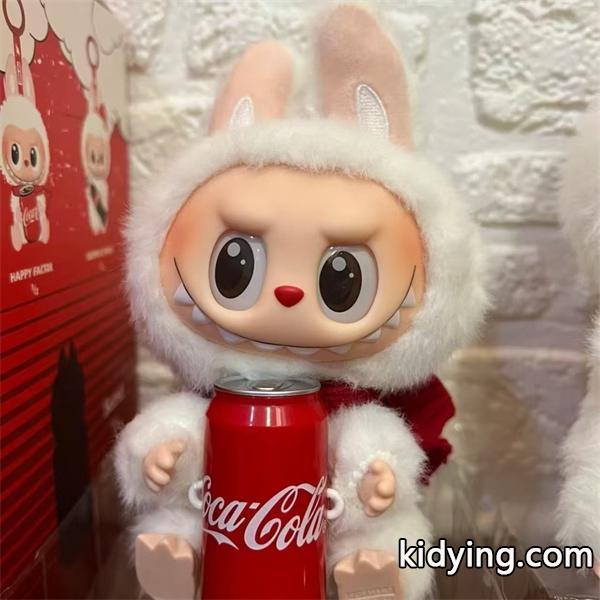 ポップマート 激安 LABUBU ラブブ × Coca-Cola コカ・コーラ コラボ ぬいぐるみ フィギュア ドール 可愛い インテリア-1